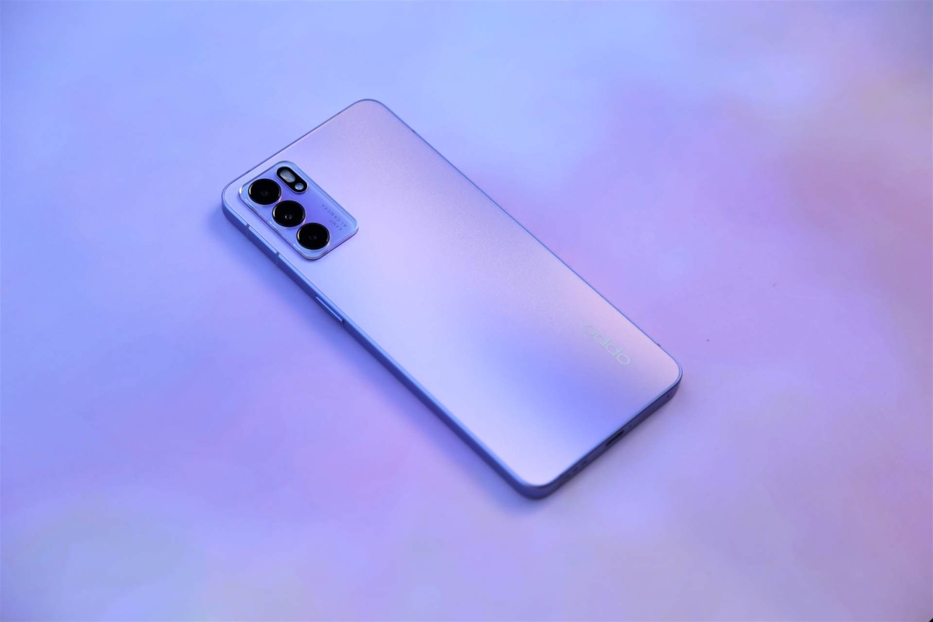 (oppo reno6星黛紫配色)