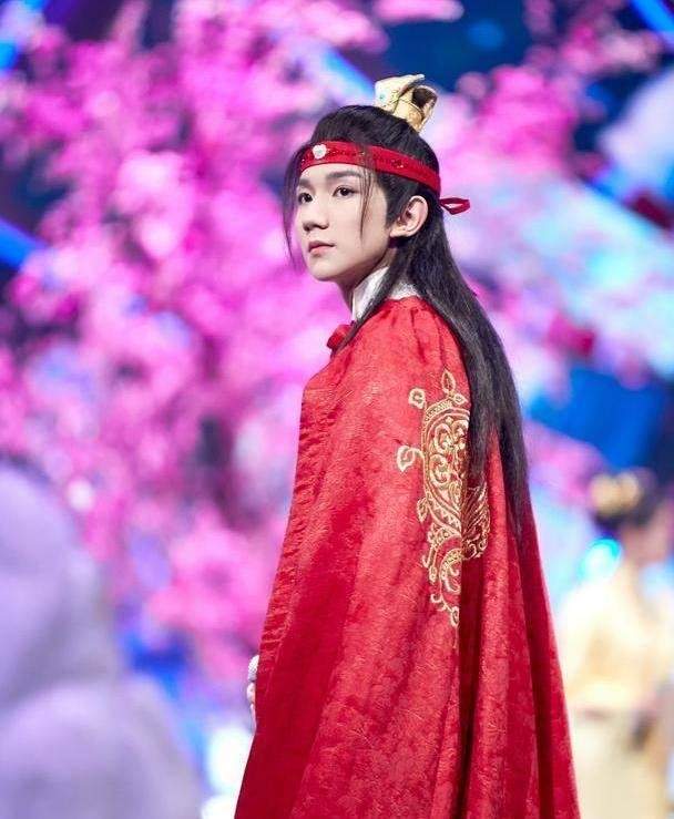男星|古装红衣美男，龚俊、杨洋、肖战等男星，谁是你心头的朱砂痣？
