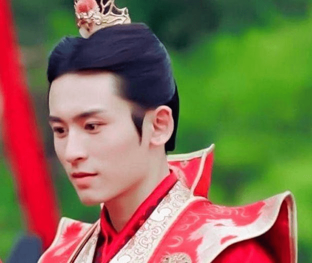 男星|古装红衣美男，龚俊、杨洋、肖战等男星，谁是你心头的朱砂痣？