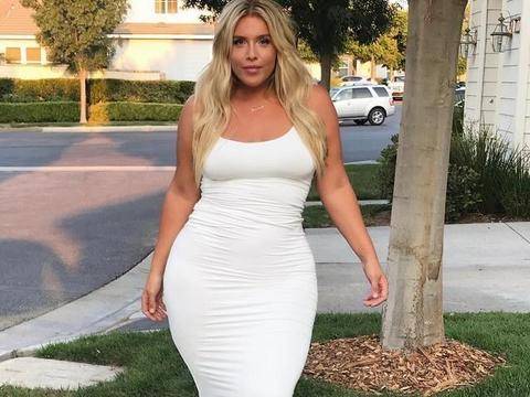 进行|骨感美已过时？换个角度，大号身材也很美