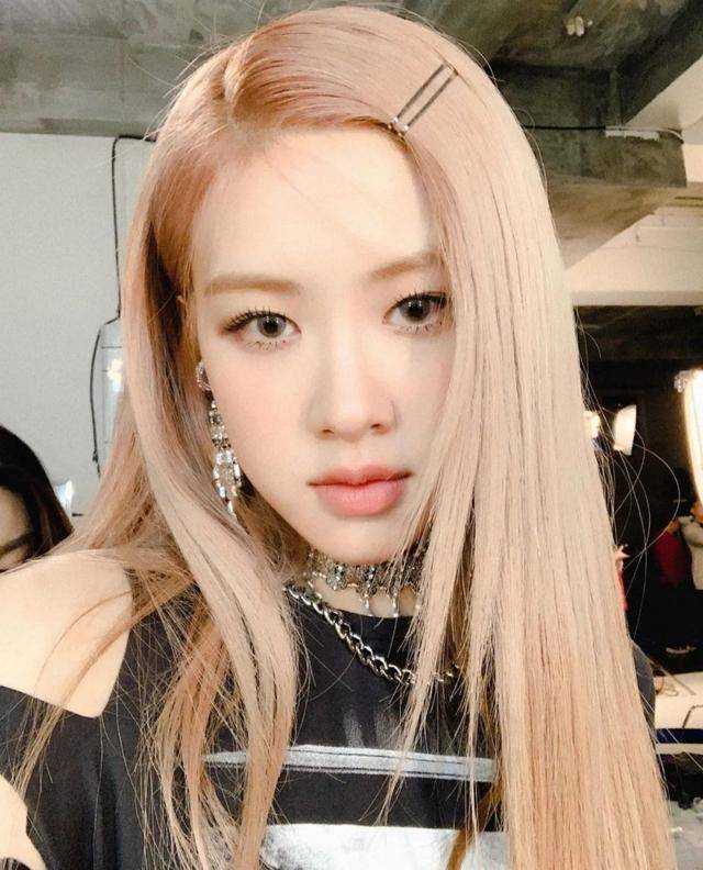 下眼睑|Blackpink出道前毕业照曝光？差别有点大