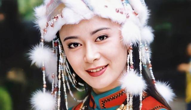 灵气|异域扮相好看的古装美人,只服这20位,辨识度高不说还灵气逼人
