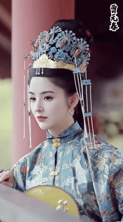 舞蹈|方媛七夕穿古装韵味足，仿若天外飞仙超惊艳，扮相不逊于明星演员