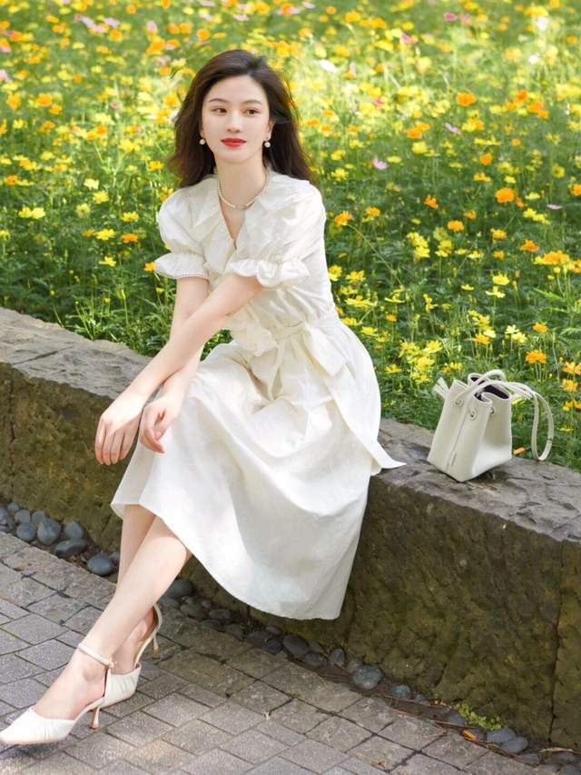 吊带|早秋，这几条连衣裙，小个子女生一定不能错过，穿上成熟又有气质