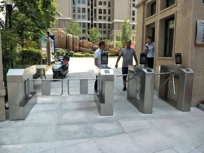 人脸识别闸机在智慧社区出入口同学方面的应用分析