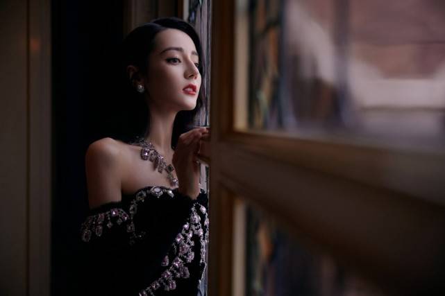 封神|热巴杨洋“豪门夫妻”造型封神！热巴穿水晶长裙，杨洋总裁风A炸