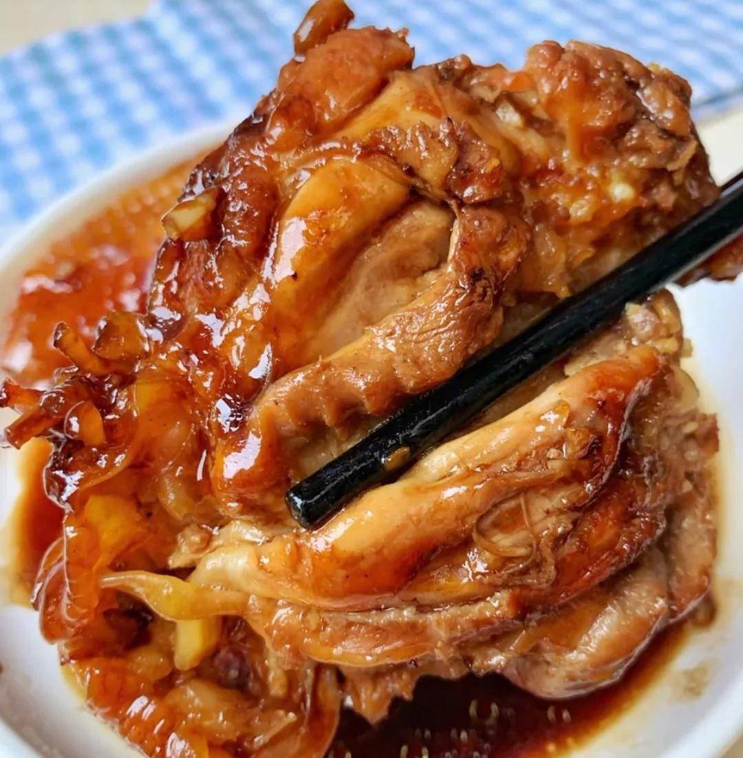 做法|电饭煲无水版蒜香鸡腿，做法简单只需两步，鲜嫩多汁，回味无穷