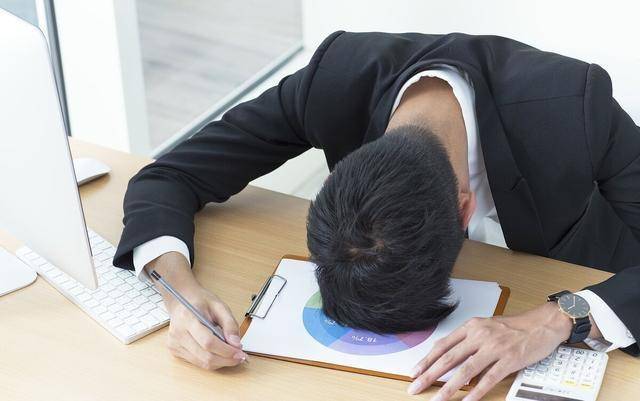 芒格埋头苦干很难出人头地有3种特质比努力更重要