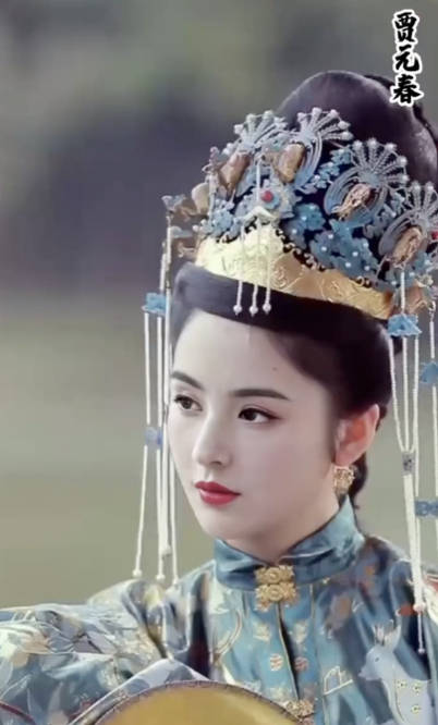 扮相|方媛七夕穿古装韵味足，仿若天外飞仙超惊艳，扮相不逊于明星演员