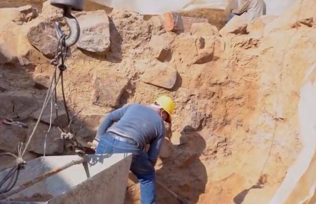 梦境解析，大雨冲刷坟墓的深层寓意