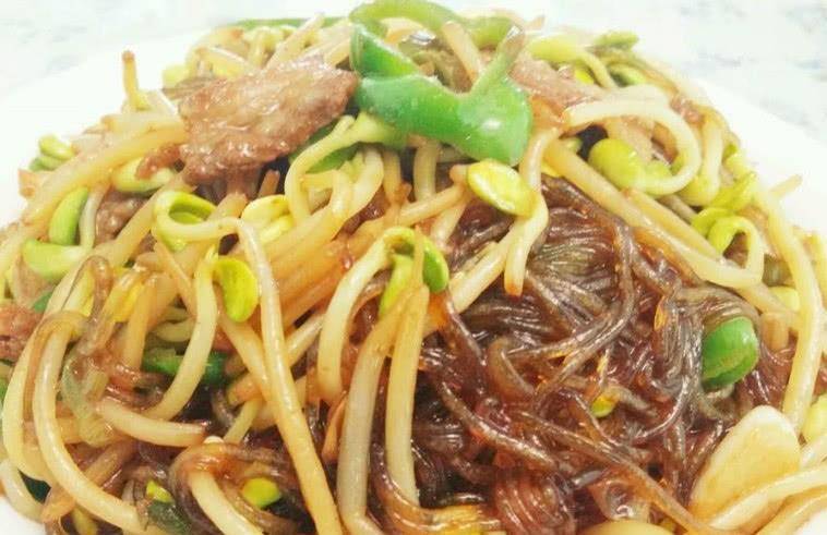 豆芽炒粉条怎么炒不糊 24a6db1526a3491a889447d660538d17.jpeg