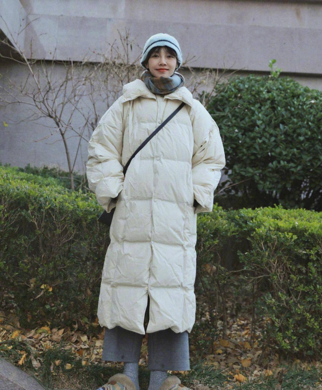 设计|36岁白百何豪气!自拍秀时髦却暴露豪宅一角,一面镜子要近7万