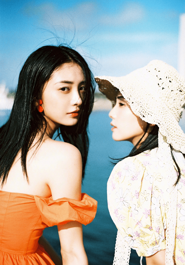 色彩|白鹿为了拉近和周洁琼的年龄，特意穿碎花裙同框，少女气质好清纯