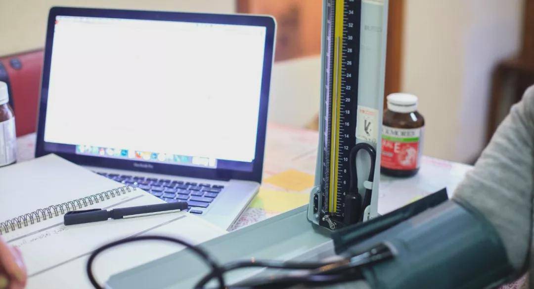 办公|【健康】每天都做的动作，却不知这很伤身