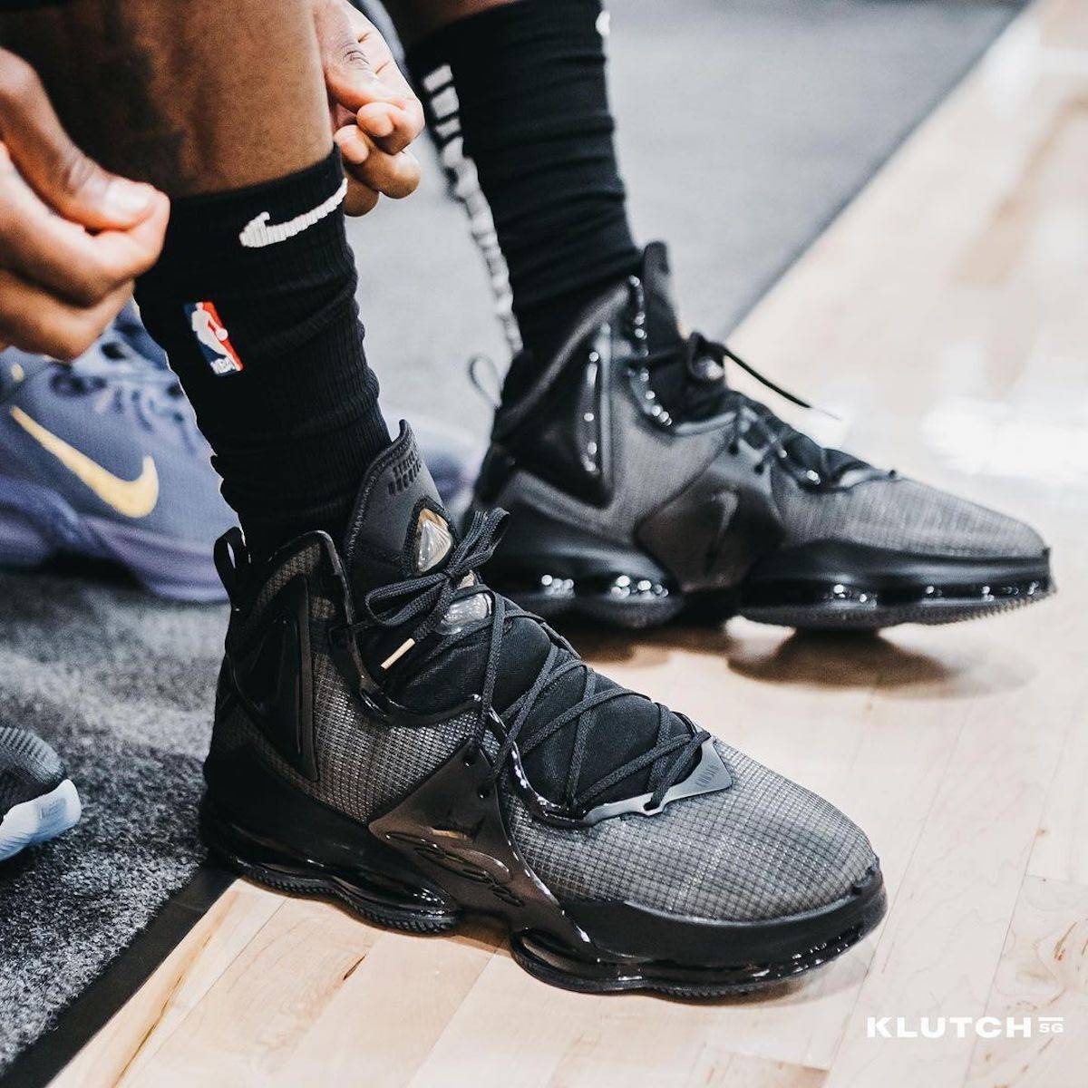 设计|霸气外露！詹姆斯上脚亲晒 LeBron 19 实物！可给他乐坏了！
