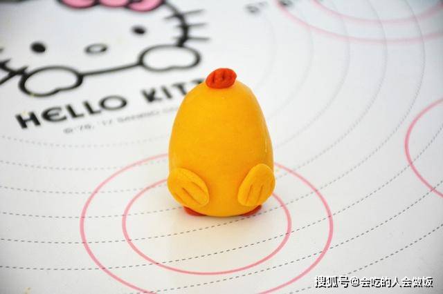 面團|松松軟軟，就和蛋糕一樣，小雞仔饅頭，手掌那么大，好吃好看