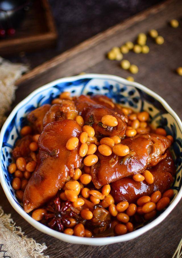 猪脚怎么煮汤好吃又营养 edd219010cda435e9d5f61ce75363860.jpeg