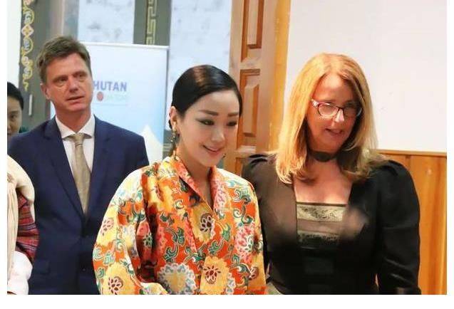 国王|不丹最受宠大王母64岁似少女，女儿嫁平民生俩娃，却被迫离婚