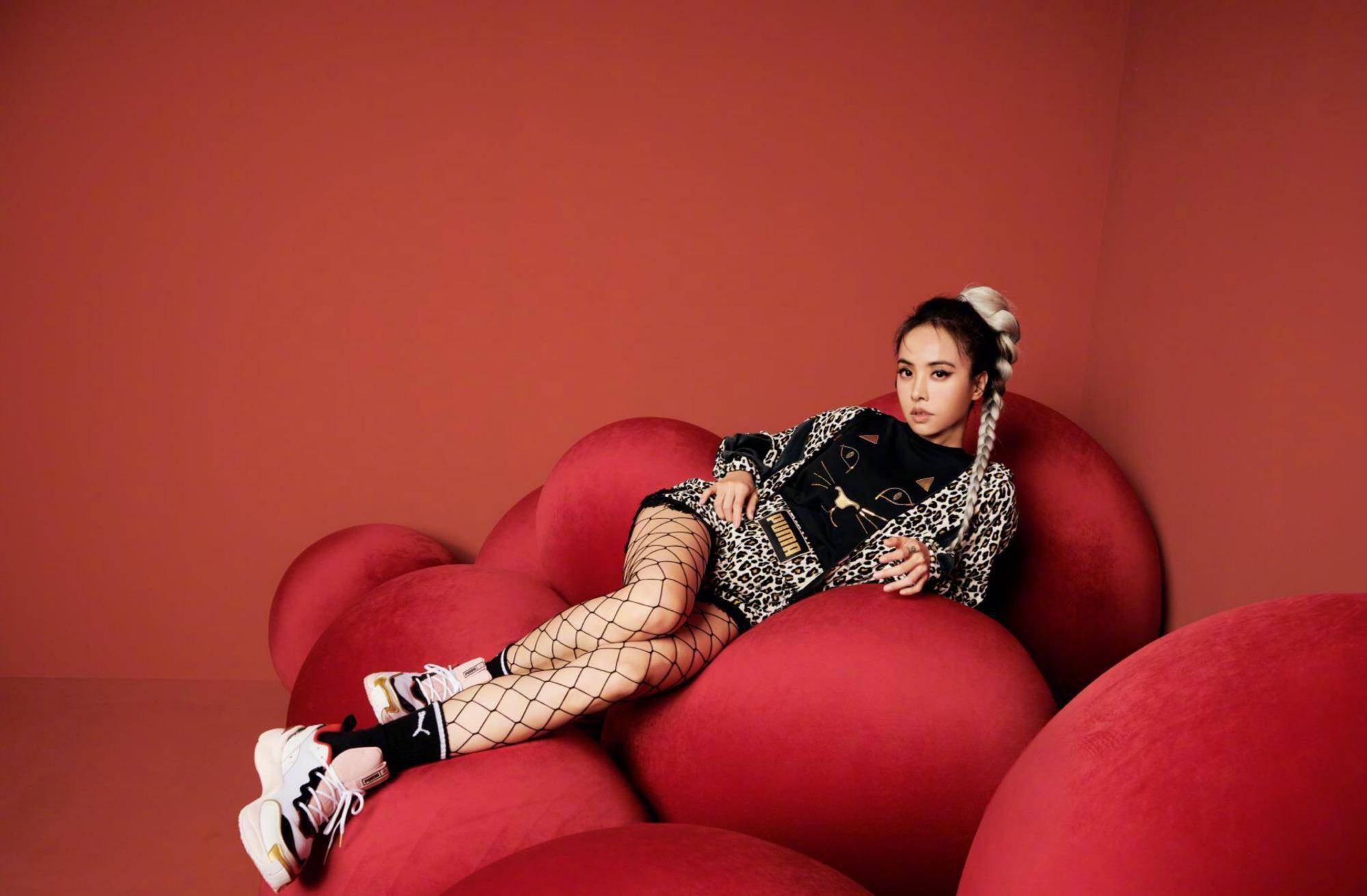 蔡依林13年粉丝官宣脱粉回踩多年言论问题严重程度比小s还大