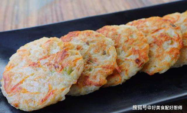 蔬菜|用莲藕和胡萝卜做早餐，好吃到不想放筷子，筋道柔软又带一丝香甜