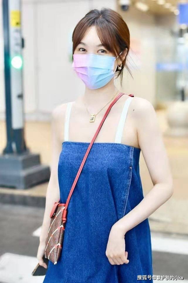 材质|李菲儿的眼睛也太大了吧,笑起来弯弯的好可爱,真有少女感