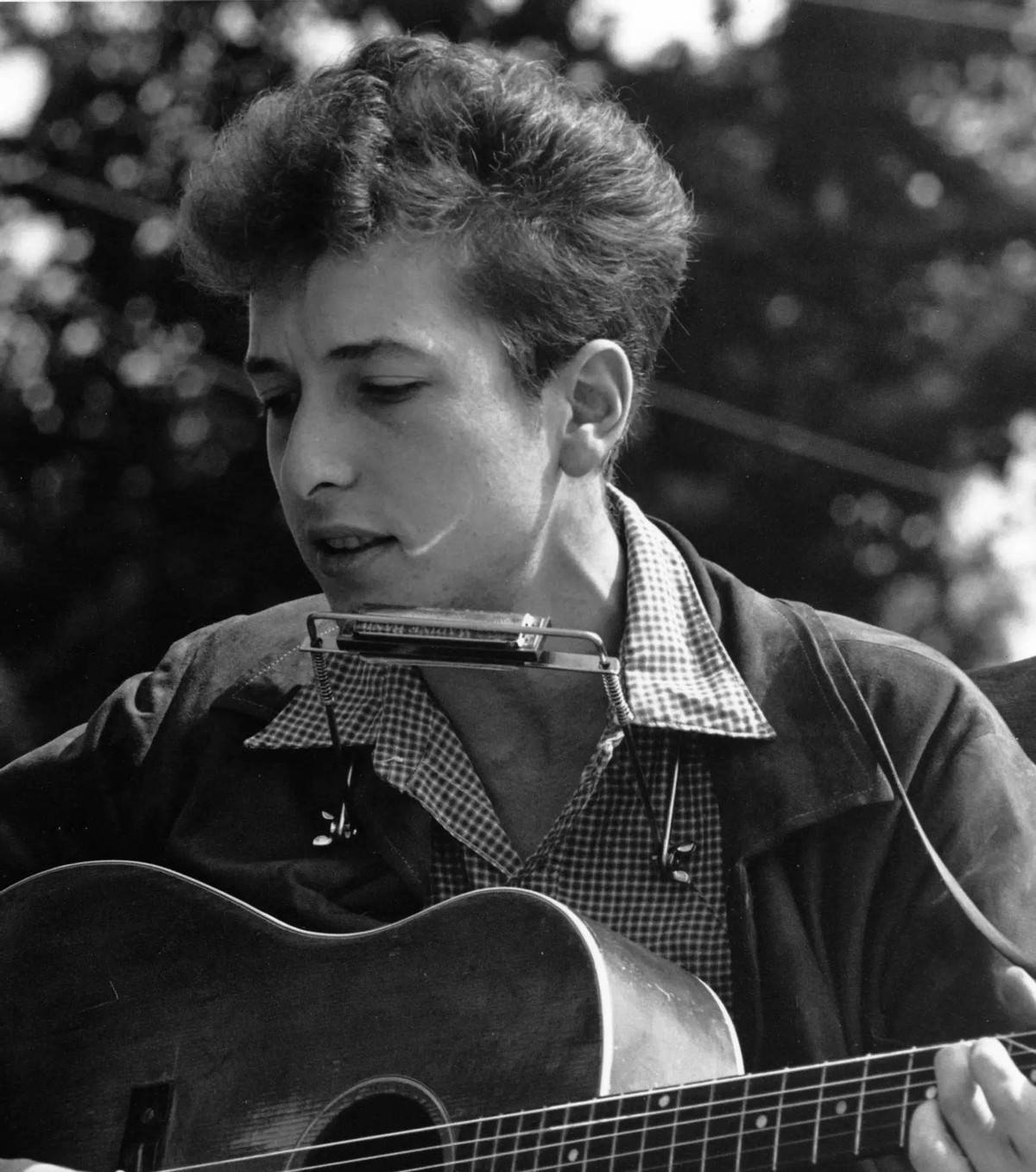 曾暴力侵犯12岁少女,经纪人火速辟谣_鲍勃·迪伦