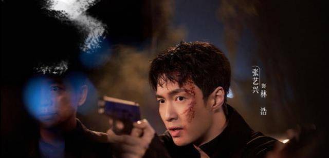 片段|张艺兴:红雷哥我不是故意。孙红雷调侃:我到底是你哥还是你儿子