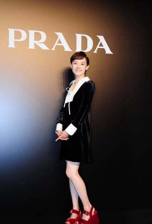 设计|有种“高级感”叫孙俪的裙子,丝绒拼接连衣裙高贵优雅,时髦精致