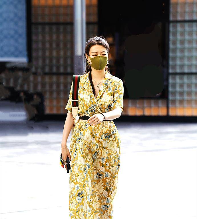 样式|雷同和撞衫都有违时尚,这些美女,把一样的明黄色穿出个个不同