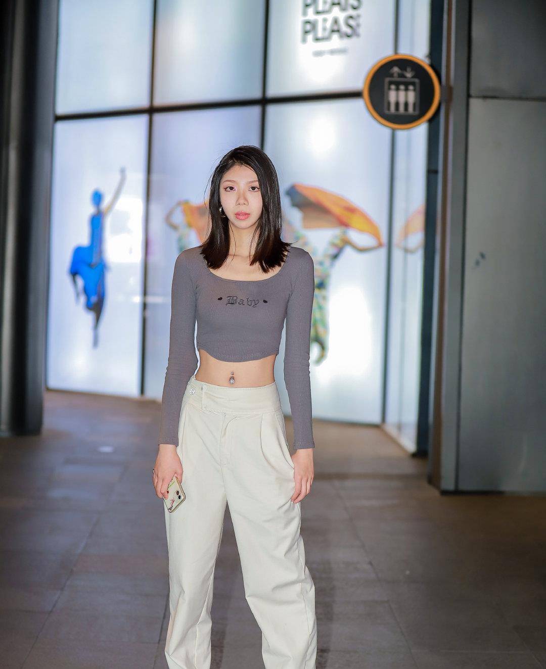 女孩子|长裤穿搭不一定时尚，上衣搭配很重要，大胆的选择 才高挑