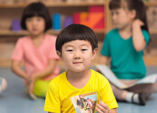 因为|在举报了违规幼儿园之后，却被人砸门，是谁泄露了“我”的信息？