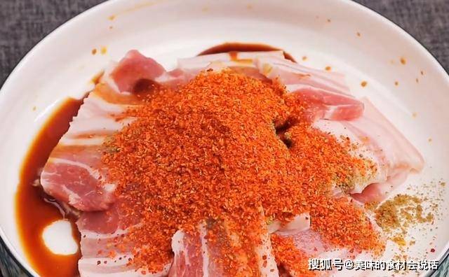 做法|五花肉不要红烧了，教你一个创意做法，一次做2斤，实在太解馋了