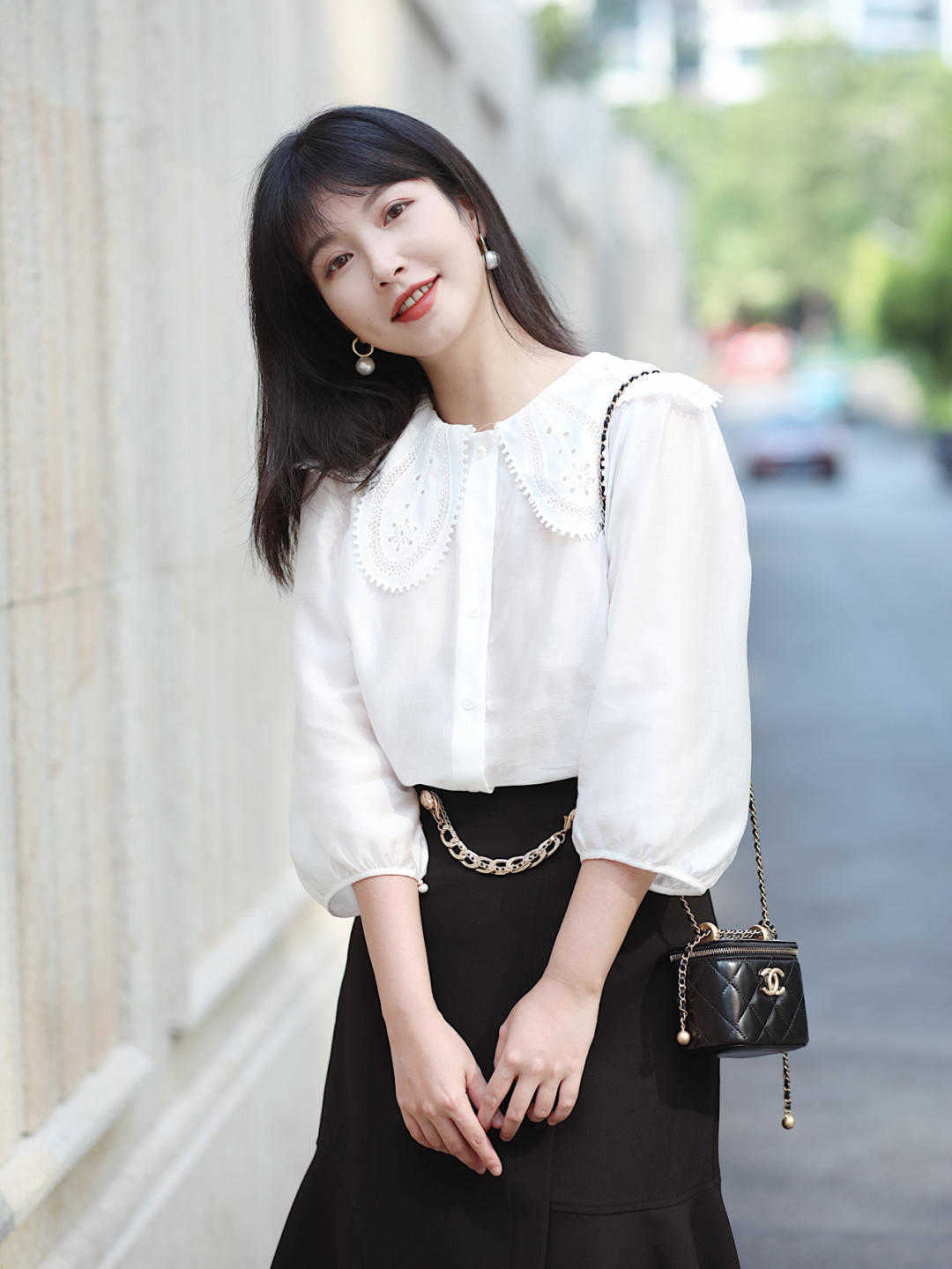 显得|高级穿搭与年龄无关，白衬衫搭配黑色阔腿裤，3、40岁也可以很美