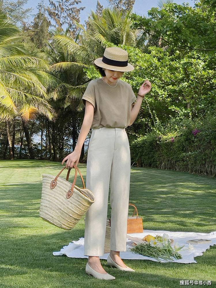 小白|这才是衣橱里的“无龄感裤子”,百搭又时髦,什么年龄都可以穿