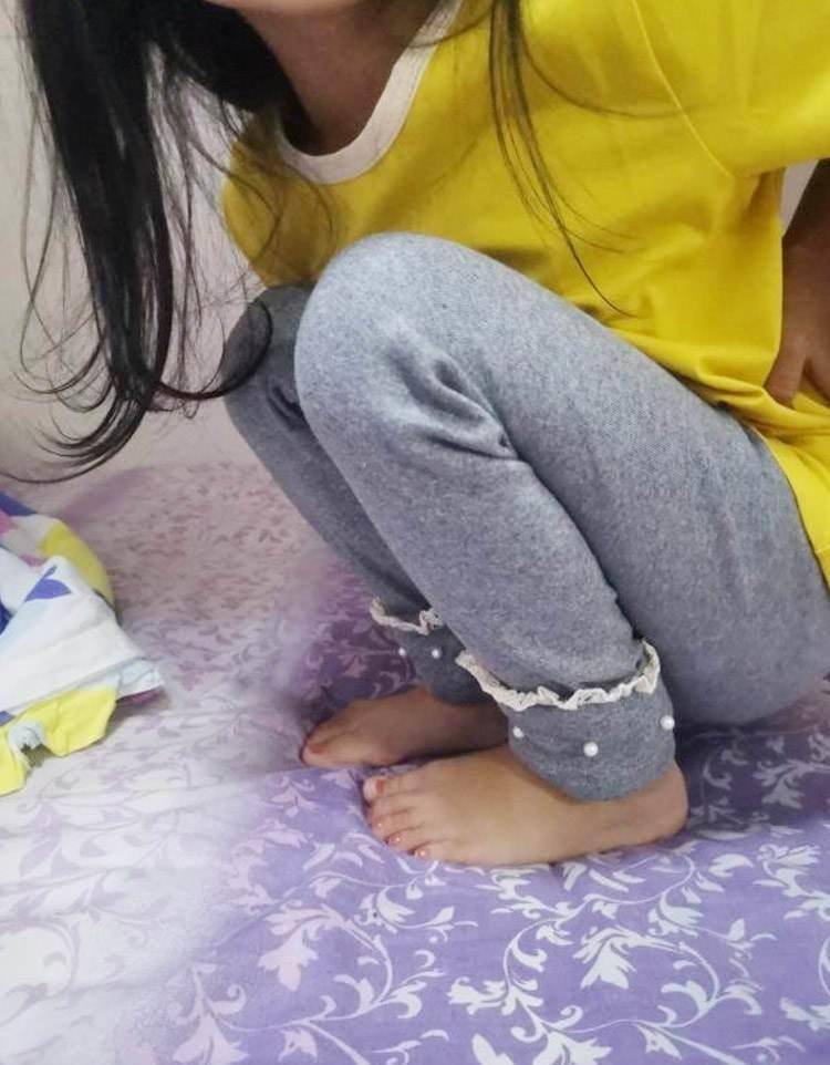 小孩子|超弹的打底裤，珍珠花边作伴，让女宝穿得舒适又有气质