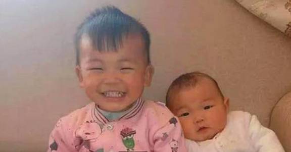 女儿|二胎盼“小棉袄”，结果又生了个儿子，爸爸当场的表情特别真实