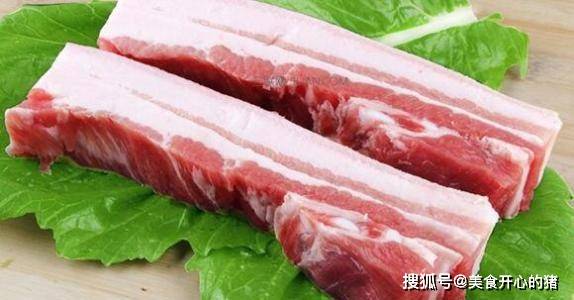 做法|五花肉还有这种吃法，一咬嘎嘣脆，做法简单，一次2斤不够吃