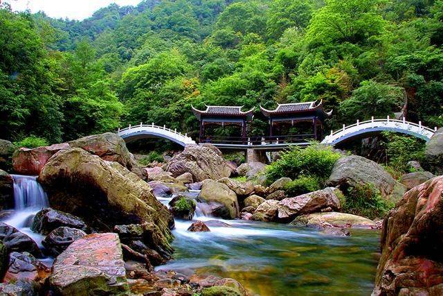 贵州一个小众避暑地，年均温不过17度，距城区不远适合自驾游