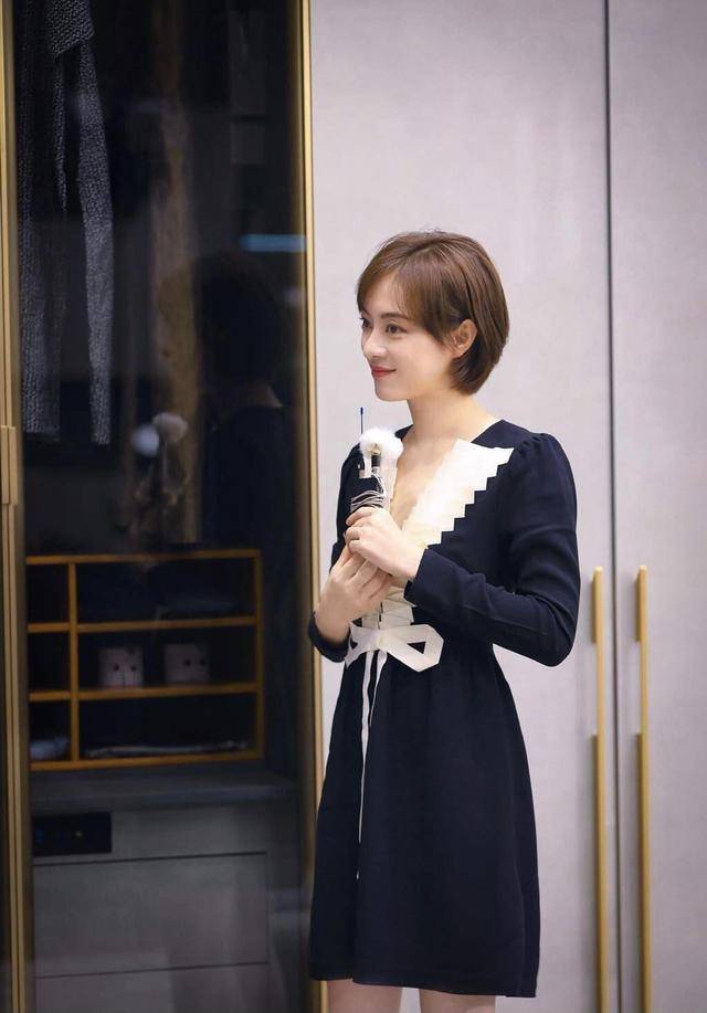 设计|有种“高级感”叫孙俪的裙子,丝绒拼接连衣裙高贵优雅,时髦精致