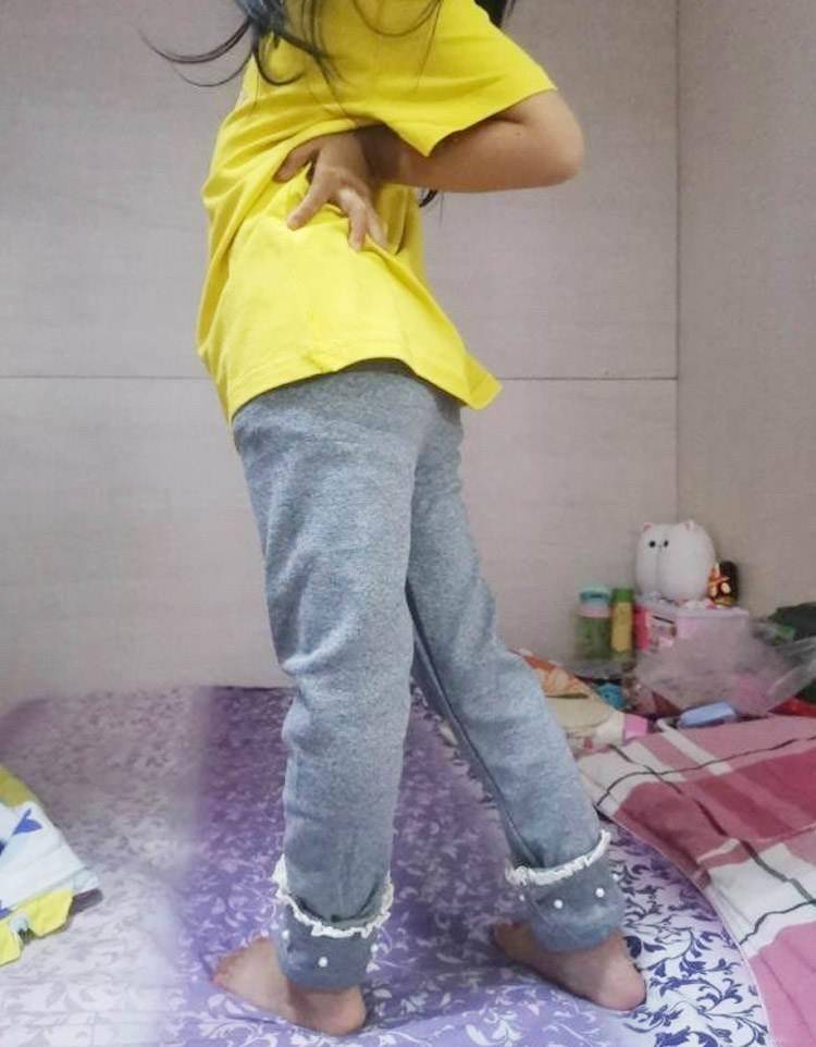 小孩子|超弹的打底裤，珍珠花边作伴，让女宝穿得舒适又有气质
