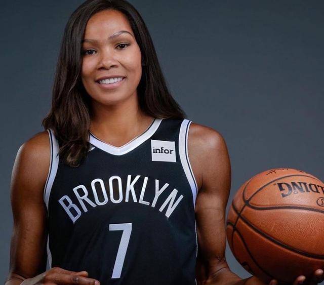 篮球明星图片大全集 e556d5596f6a44f49ff3820ead5aab3a.jpeg