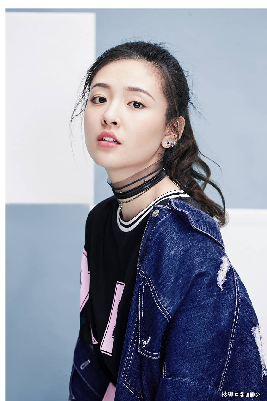 阳光|吴倩的时尚潮流时刻，满满的全是当代少女的气息，尽显阳光姿态