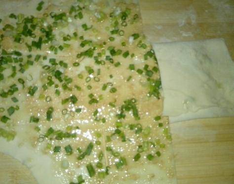 面团|做千层饼和面时，用温水还是开水？一步做错，饼不软不香不出层