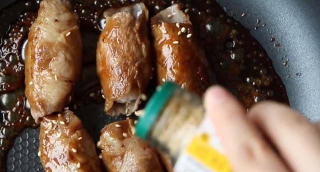 猪肉如何做成猪肉卷 2ad88110097f4f29b12347947c2c652d.jpeg