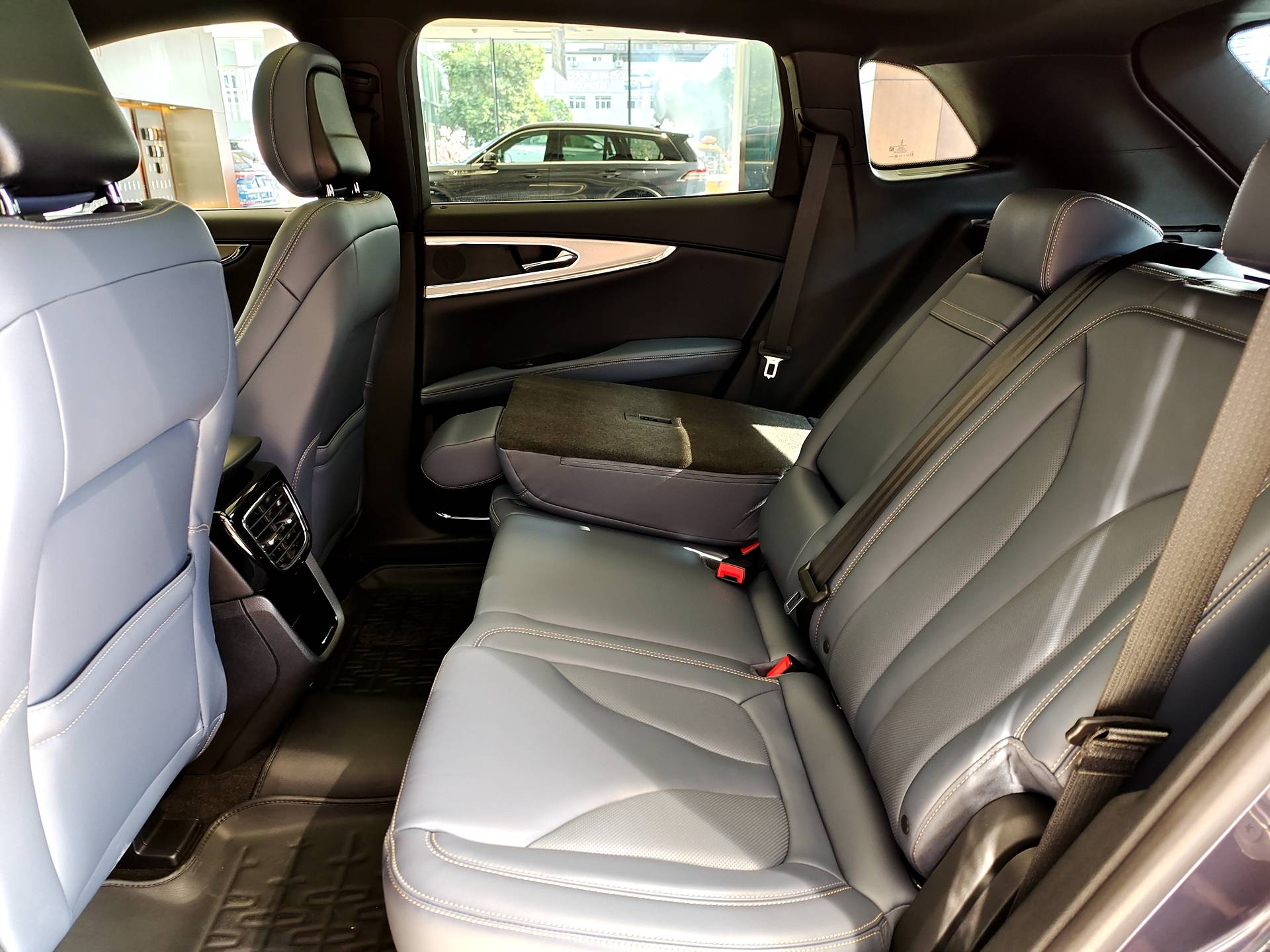 国产后更亲民实拍长安林肯航海家空间大配置足