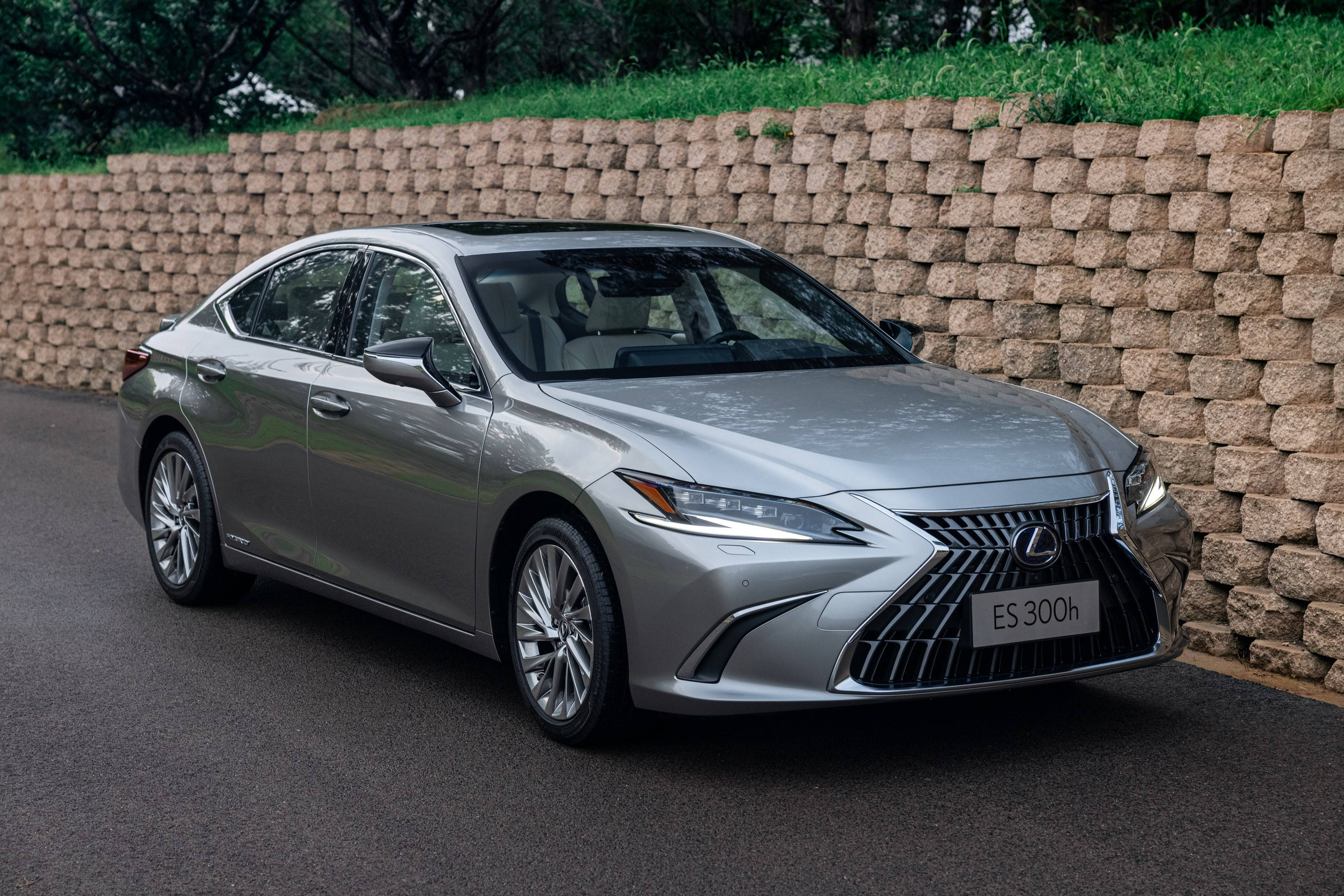 越涨价销量越好新款雷克萨斯es上市起步价2949万元