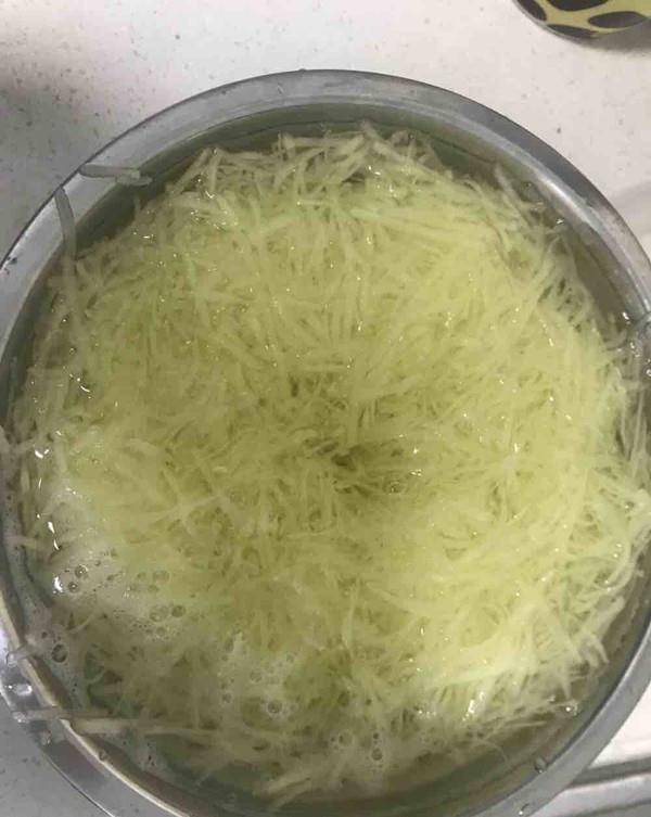 美食|早餐要给孩子变着花样做，学会这个土豆饼，简单又营养