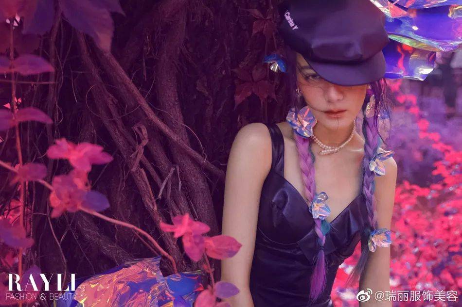 迪丽热巴|迪丽热巴置身奇境浓妆艳抹很撩人！雪肤玉貌太性感美艳