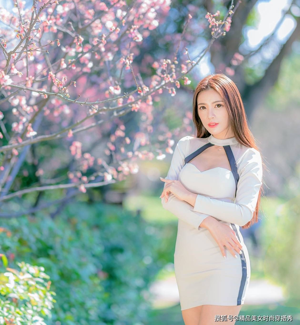 名媛|高端大气而不失优雅的连衣裙，既有名媛气质，又有妩媚女人味