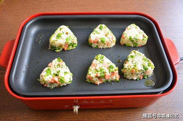 海苔|米饭这样做，美味翻拌，学会了再也不担心剩米饭没有办法消耗了